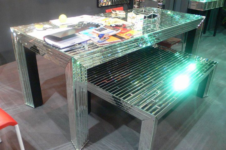[1096293] Dining Table