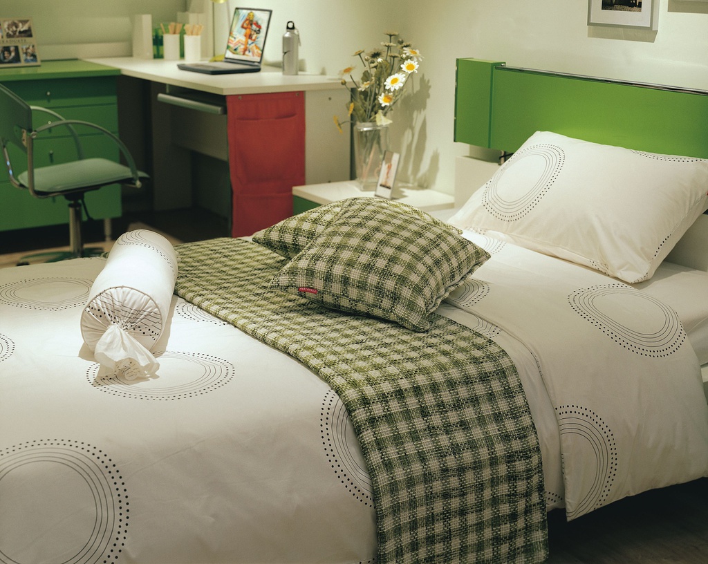 [1101119] 4 Piece Single Bed Set
